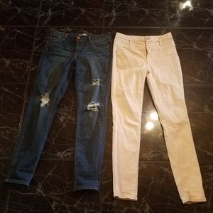 A lot 2 Pair of Refuge jeans size 8